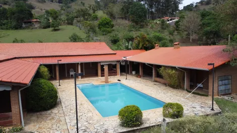 imagem 1 - Chácara à venda de 650m² | 03 dormitórios, sendo 01 suíte e 10 vagas de garagem | Cruz Vera - Brasópolis - MG | imagem 1 - Chácara à venda de 650m² | 03 dormitórios, sendo 01 suíte e 10 vagas de garagem | Cruz Vera - Brasópolis - MG |