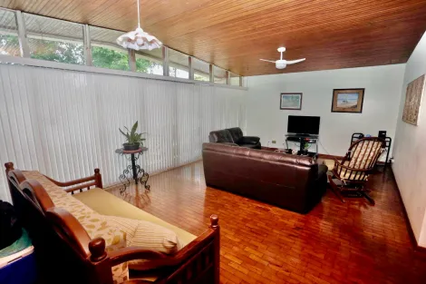 Alugar Casa / Padrão em São José dos Campos. apenas R$ 1.490.000,00