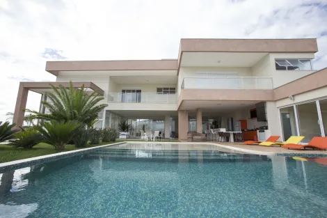 Sobrado à venda com 5 suítes e piscina com 1.180m² | Condomínio Altos da Quinta Reserva - São José dos Campos |