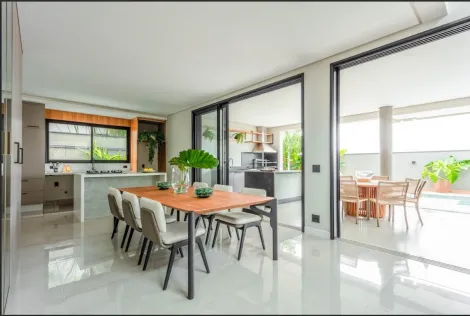 imagem 4 - Casa à Venda de 435m² | Porteira fechada /05 dormitórios sendo 02 suítes e 04 vagas de garagem | Condomínio Alphaville I - Urbanova imagem 4 - Casa à Venda de 435m² | Porteira fechada /05 dormitórios sendo 02 suítes e 04 vagas de garagem | Condomínio Alphaville I - Urbanova